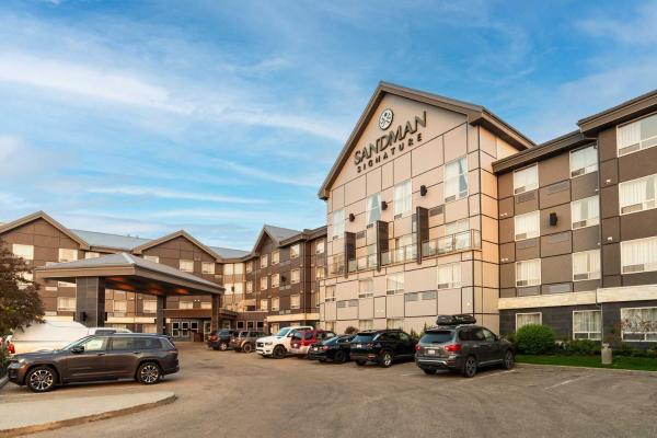 A la foto es mostra l'objecte Sandman Signature Edmonton South Hotel situat a la ciutat de Edmonton.