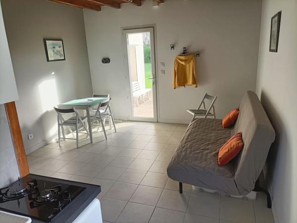 Nella foto è visibile l'oggetto Studio + combles aménagés situato nella città di Blaignac.