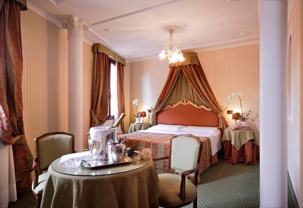 A la foto es mostra l'objecte Hotel Kette situat a la ciutat de Venècia.