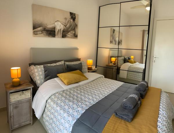 A la foto es mostra l'objecte Sliema Cosy Penthouse with BBQ situat a la ciutat de Sliema.