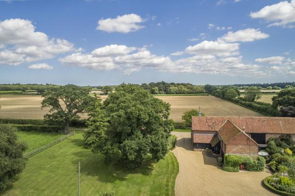 A la foto es mostra l'objecte The Granary situat a la ciutat de Blickling.