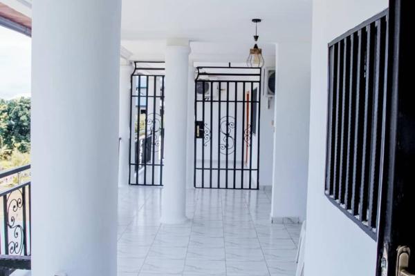 Nella foto è visibile l'oggetto Nancy Real Estate situato nella città di Limbe.