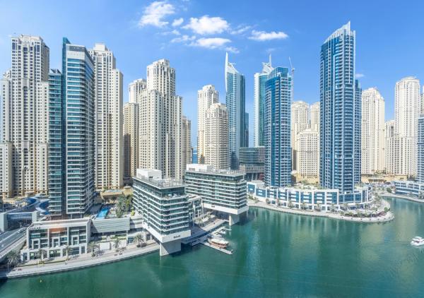 På billedet ses objektet Luxury 1BR Apartment in the heart Marina, Connection to Dubai Marina Mall - Silverene tower beliggende i byen Dubai.
