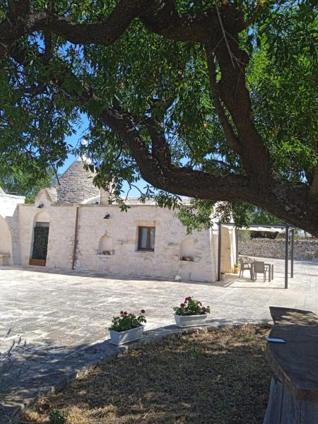 Na fotografii je vidět objekt Trulli della Catena nacházející se ve městě Masseria Orimini.