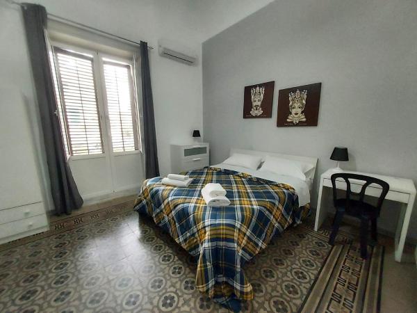 Στη φωτογραφία φαίνεται το αντικείμενο La Casa del Moro - All' Operà που βρίσκεται στην πόλη Παλέρμο.