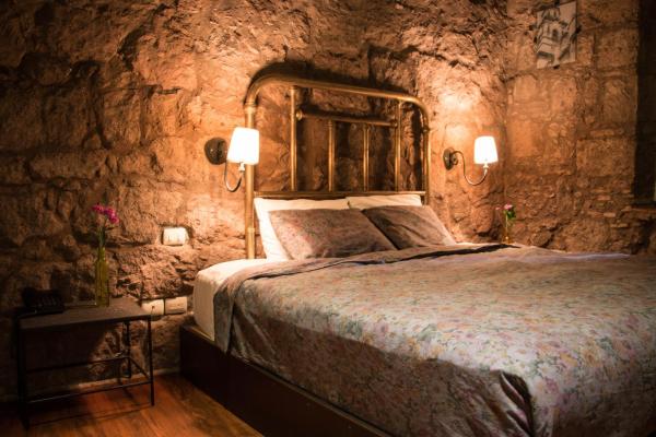 A la foto es mostra l'objecte Hotel Gertrudis situat a la ciutat de Morelia.