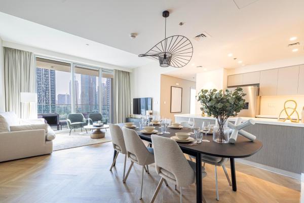 På billedet ses objektet Daniels Luxury 3BR with Dubai Opera Views beliggende i byen Dubai.