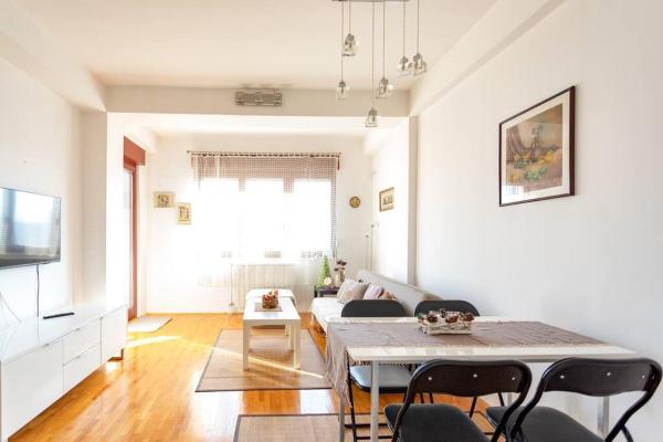 En la foto se muestra el objeto Convenient, family-friendly and stylish 3 bed apt ubicado en la ciudad de Ždanec.