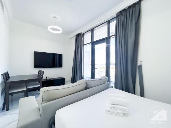 Na fotografii je vidět objekt NEW! Amazing Studio in Al Majan nacházející se ve městě Dubaj.