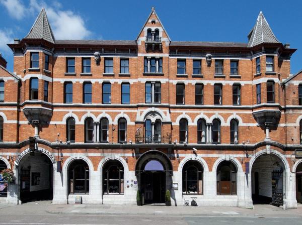 På billedet ses objektet Hotel Isaacs Cork City beliggende i byen Cork.