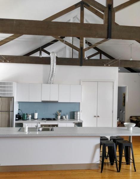 Pips on Mitchell - Beautiful Historic Apartment photo 4
