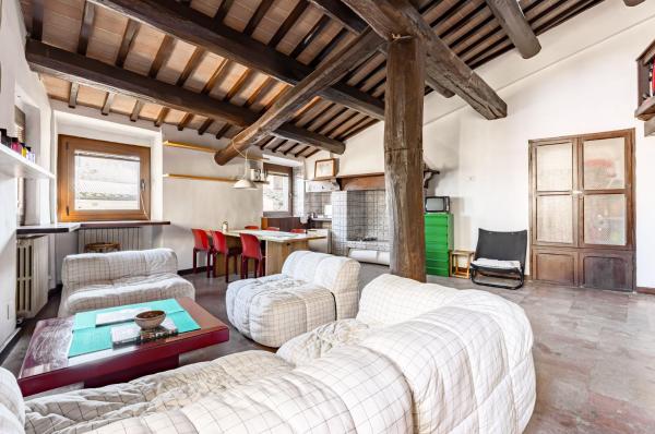 A la foto es mostra l'objecte GuestHost - Historic Perugia Apartment with Rooftop Views situat a la ciutat de Perusa.