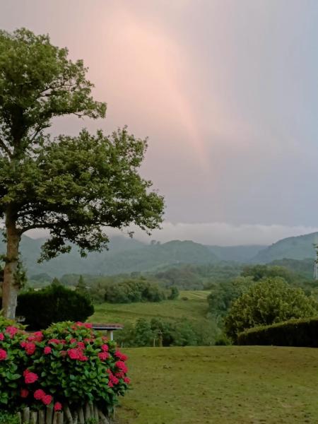 A la foto es mostra l'objecte Eguzkitza situat a la ciutat de Galzaur.