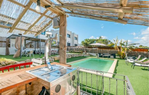 照片显示了位于Gornal市的Nice Home In Valldemar With Wifi物件。