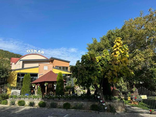 Na fotografii je vidět objekt Villa Oskar nacházející se ve městě Bitola.