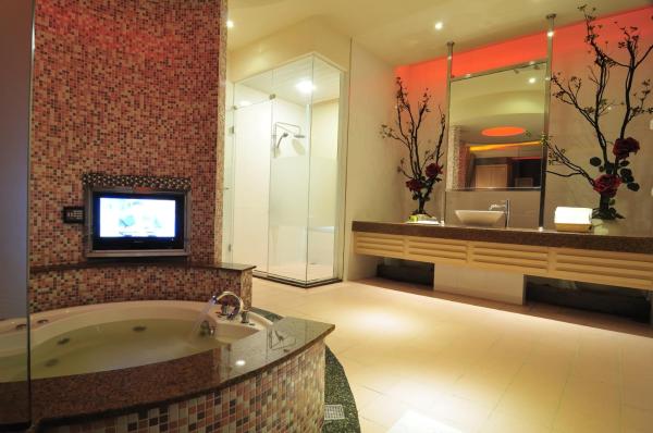 Foto 5: One + One Motel