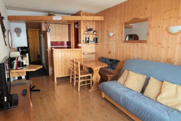 På billedet ses objektet Residence Hotel Aiguille Rouge - Studio pour 4 personnes à Arc 2000 ski aux pieds, au centre de la station, près des commerces, du bowling et de la patinoire MAE-7104 beliggende i byen Arc 2000.