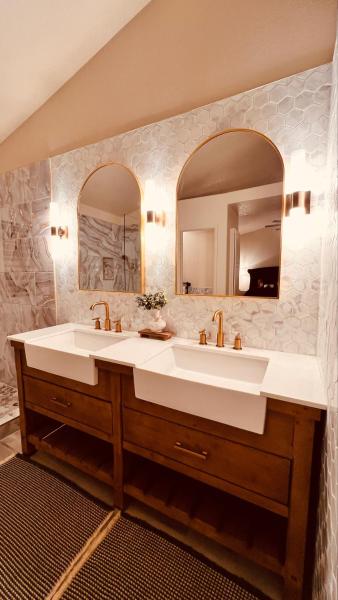 Fragrant Finnish Sauna & Cozy Pool with French 3br, Las Vegas
