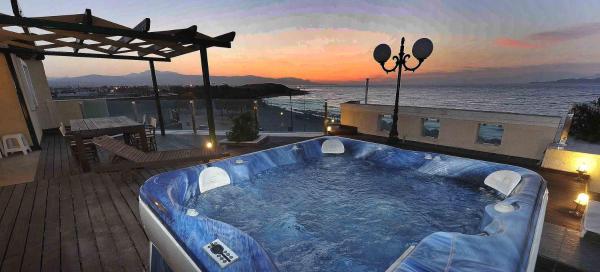 A la foto es mostra l'objecte LIVAS Corinth rooftop seaview apartment situat a la ciutat de Kórinthos.