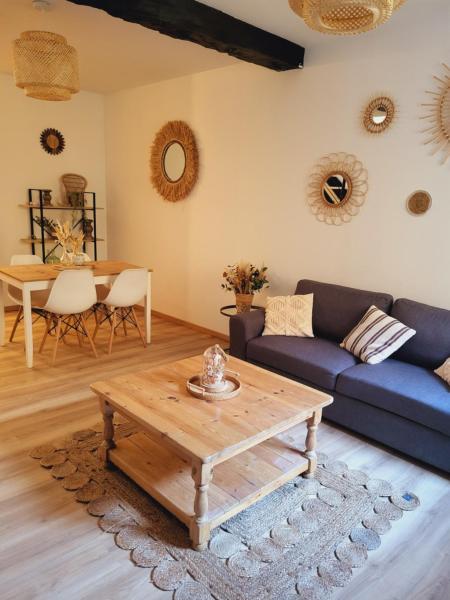 A la foto es mostra l'objecte Maison de village à la décoration bohème jusqu'à 6 personnes situat a la ciutat de Navès.