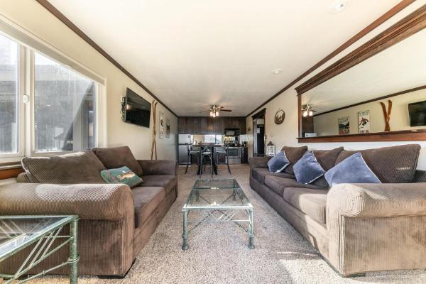 Foto 6: Spacious Condo w/Lake View #247 at Donner Lake Village