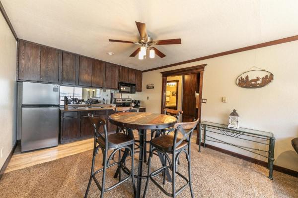 Foto 7: Spacious Condo w/Lake View #247 at Donner Lake Village