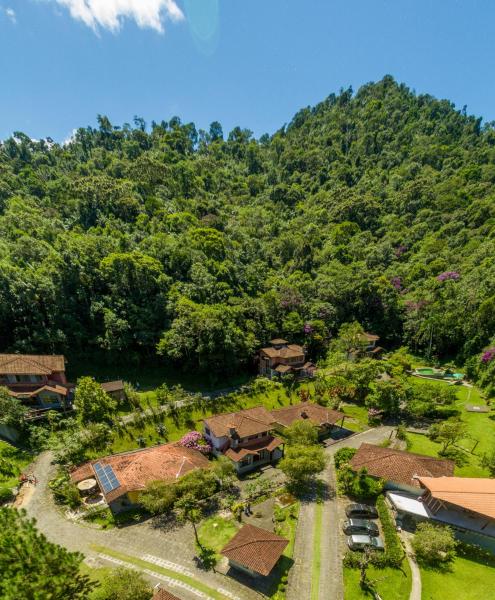 A la foto es mostra l'objecte Chalé Le Refuge situat a la ciutat de Teresópolis.