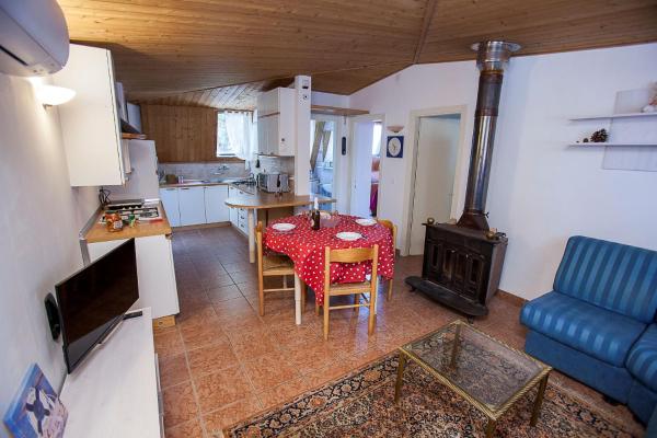 En la foto se muestra el objeto Fantastic three-room penthouse with private garden ubicado en la ciudad de Rosolina Mare.