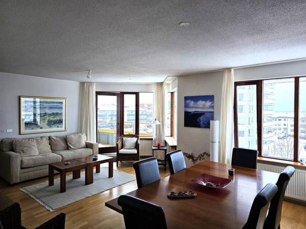 Family Penthouse With Great View - Reykjavik