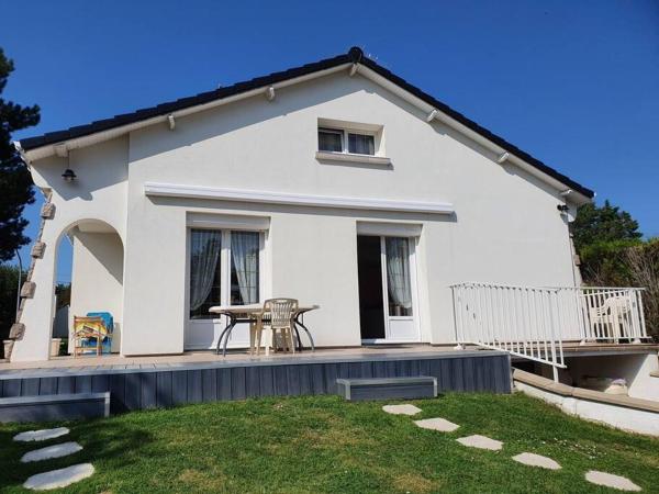 На фото показан объект Maison Sainte Cécile proche plage et commerces, расположенный в городе Камье.