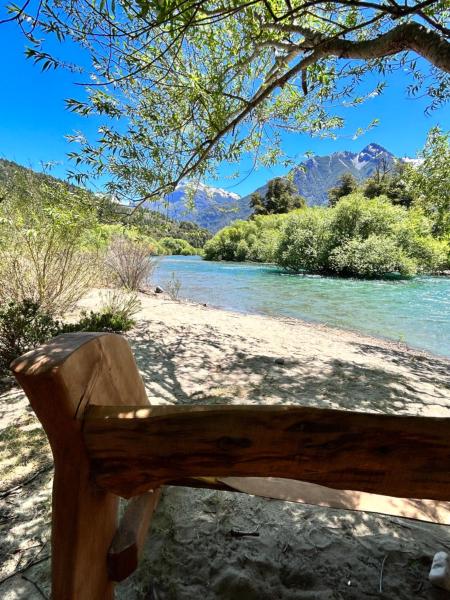 Στη φωτογραφία φαίνεται το αντικείμενο Rio Manso cabaña km 18 που βρίσκεται στην πόλη Río Villegas.