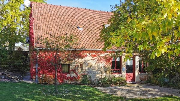 A la foto es mostra l'objecte Gîte Les Hirondelles situat a la ciutat de Sully.