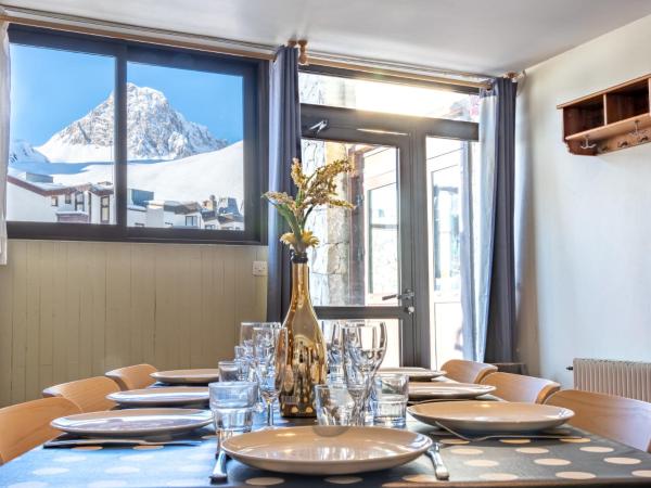 På billedet ses objektet Apartment Les Hauts du Val Claret - Val Claret-24 by Interhome beliggende i byen Tignes.