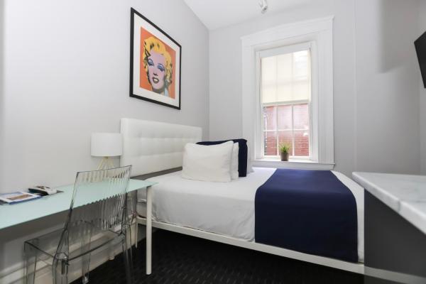 Zdjęcie 3: Charming & Stylish Studio on Beacon Hill #2