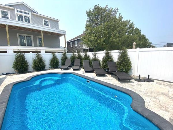 På bilden syns objektet Vacation Rental With Pool On Lbi som ligger i staden North Beach Haven.