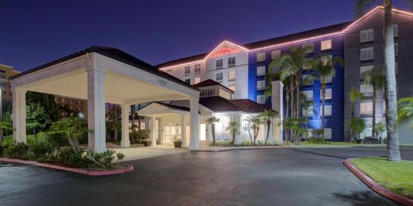 På bilden syns objektet Hilton Garden Inn Anaheim/Garden Grove som ligger i staden Anaheim.