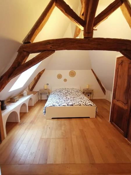 A la foto es mostra l'objecte Gîte avec vue sur l'Indre situat a la ciutat de Monts.
