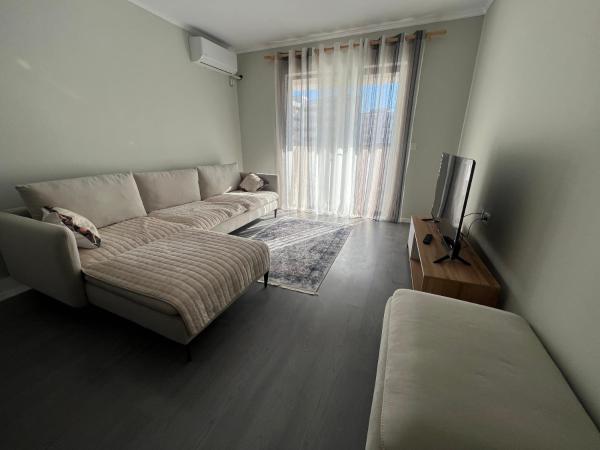 På billedet ses objektet Brand new condo for rent beliggende i byen Babru.