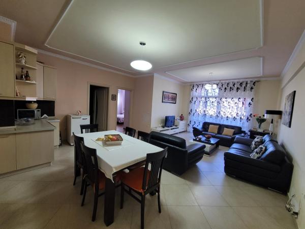 A la foto es mostra l'objecte Elbasan modern apartment city center situat a la ciutat de Elbasan.