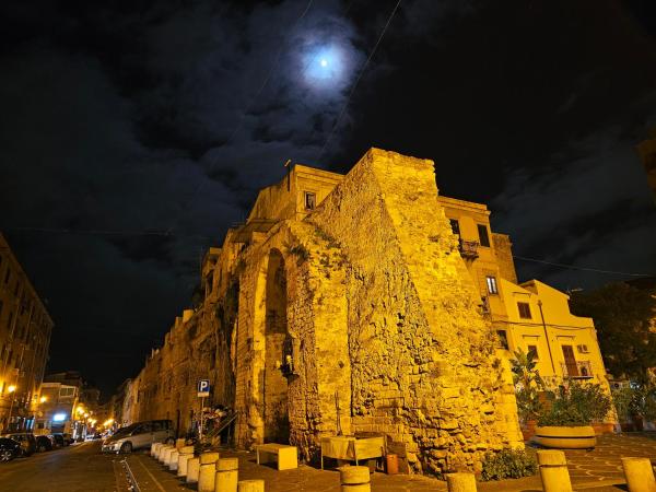 Nella foto è visibile l'oggetto Terrazza Ballarò situato nella città di Palermo.