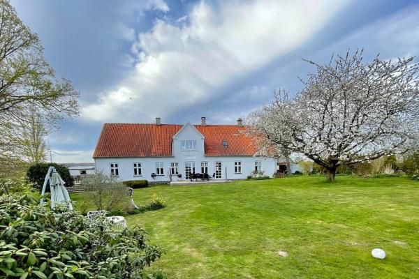 Na fotografii je vidět objekt Havlykkegaard - en unik gammel dame ved Østersøen nacházející se ve městě Idestrup.