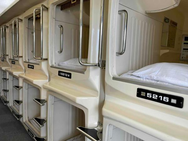 Auf dem Foto ist das Objekt 男性専用サウナ&カプセル Men Only Capsule Room & Sauna, Bathhouse ミナミ下北沢 Minami Shimokitazawa in der Stadt Tokio zu sehen.