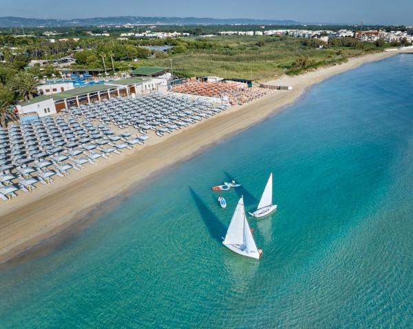 På billedet ses objektet GranSerena Hotel beliggende i byen Torre Canne.