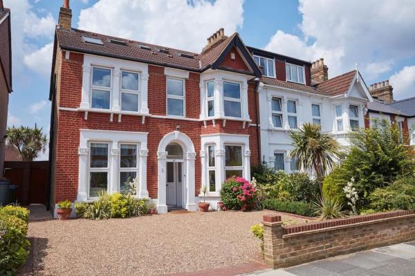 A la foto es mostra l'objecte Beechhill House - London Holiday Home situat a la ciutat de Eltham.