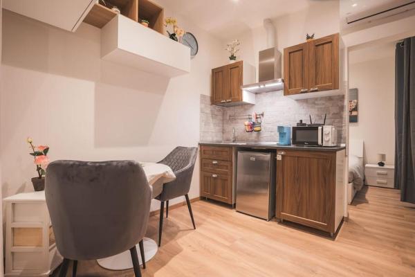 Auf dem Foto ist das Objekt [Ospedale Maggiore] Vidali Elegant Suite *Netflix* in der Stadt Triest zu sehen.