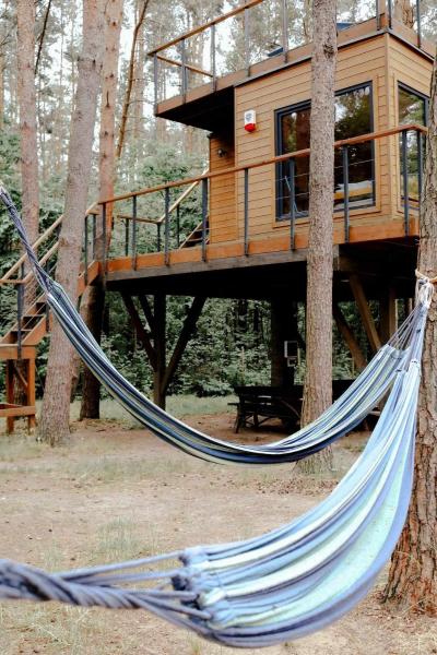 Auf dem Foto ist das Objekt Domek na Drzewie Radziejowice blisko Suntago in der Stadt Adamów zu sehen.