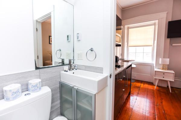 Fotografie 2: Charming & Stylish Studio on Beacon Hill #12