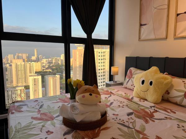 Na foto é possível ver o objeto Urban Suites R l 6pax 2R2B l SeaView &CityView l Georgetown localizado na cidade de Jelutong.