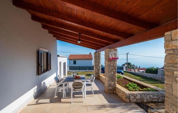 A la foto es mostra l'objecte Nice Home In Labin With House Sea View situat a la ciutat de Labin.
