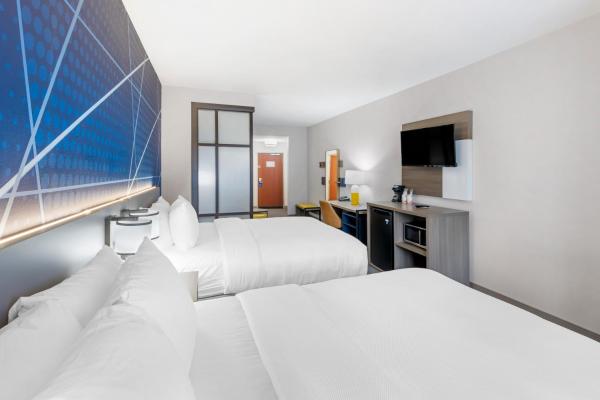 A la foto es mostra l'objecte Comfort Suites situat a la ciutat de Pecos.